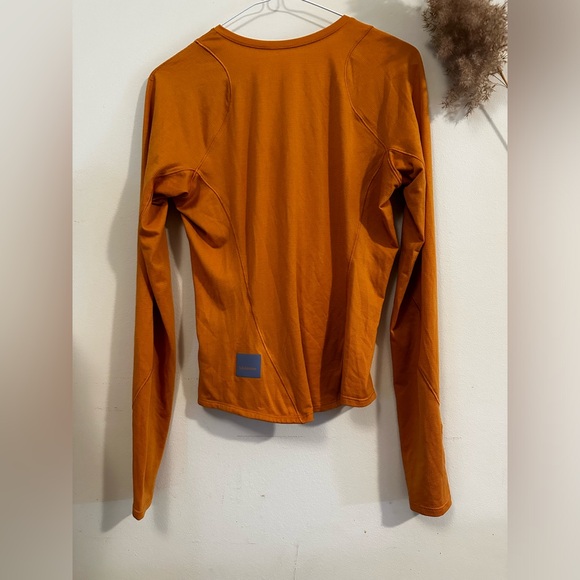SOLD | Lululemon Lightweight Hiking Long-Sleeve Henley - Picture 5 of 5